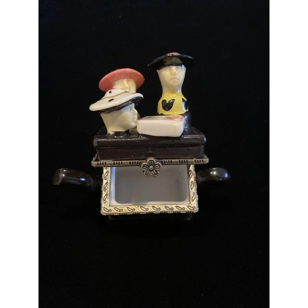 Rare Ceramic Faces & Hats / Teapot Trinket Jewelry Box No Signed Excellent Condi